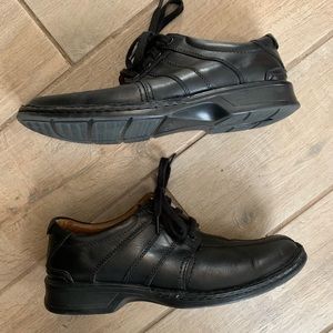 CLARKS MENS CASUAL DRESS SHOES